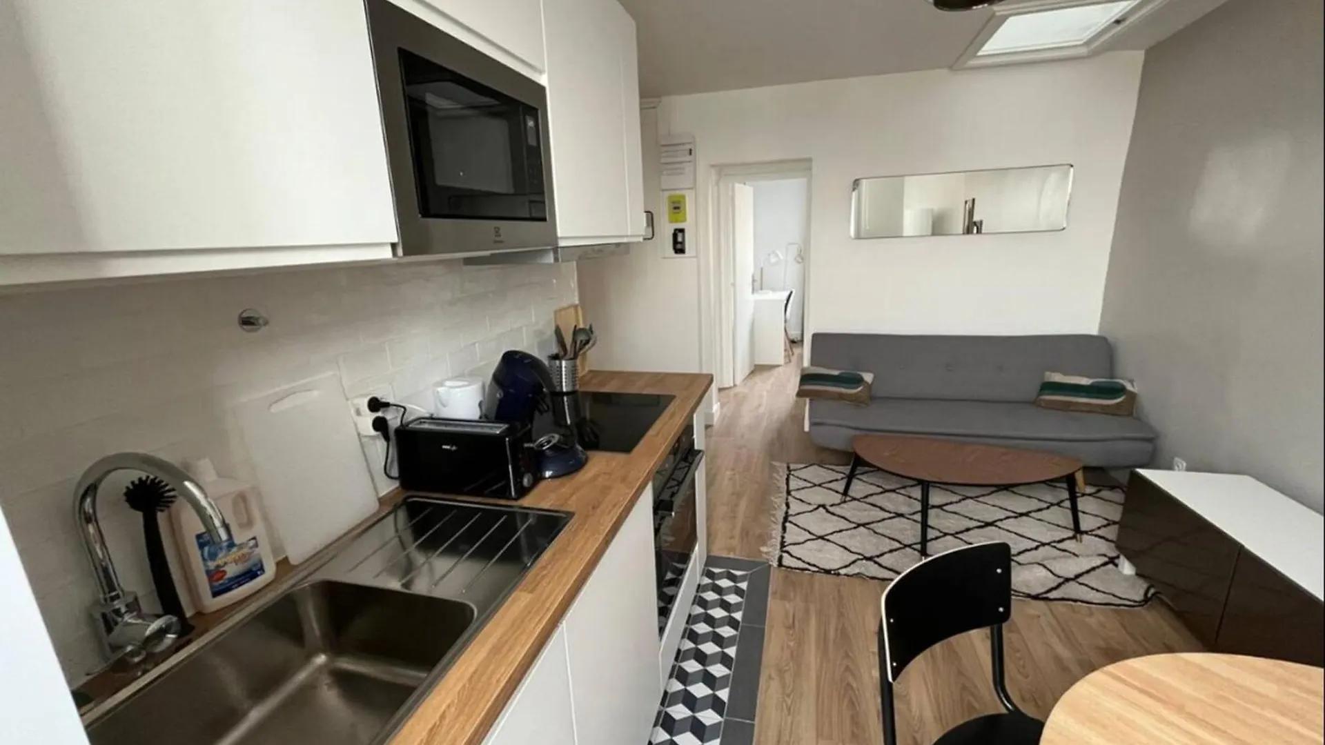 Flexliving - Superb Whole Apartment - Caulaincourt Paris France